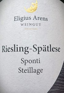 Weingute Arens. Riesling Spätlese. Dei Weinplanerin.
